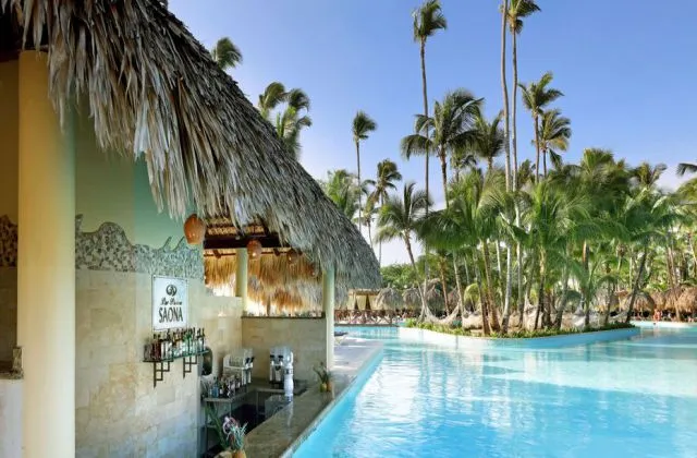 Grand Palladium Bavaro Suite Resort Spa All Inclusive bar pool